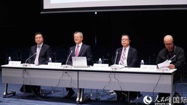 與會專家熱切交流。人民網 蔣曉辰攝